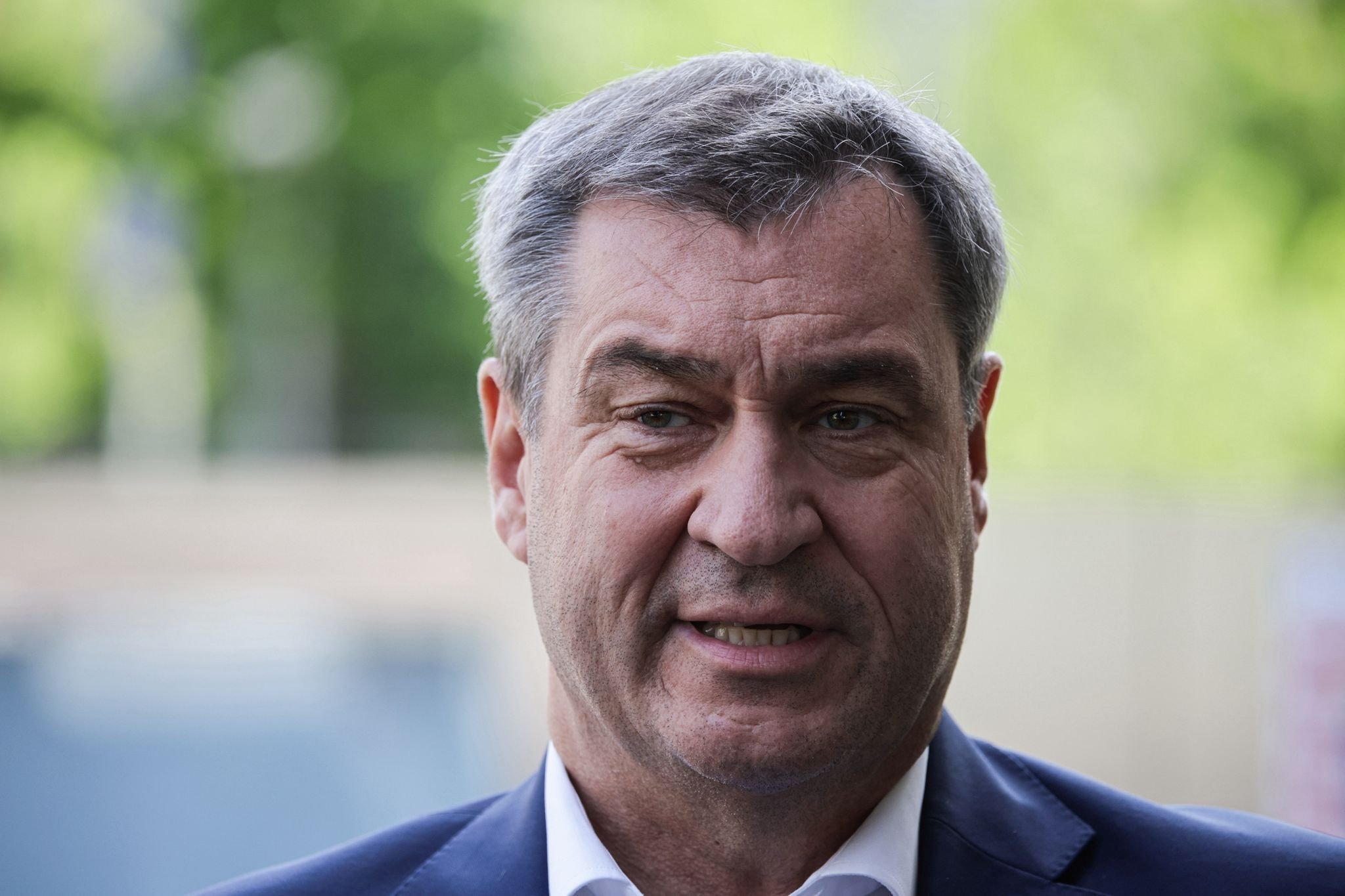 Söder singt bei „Inas Nacht“