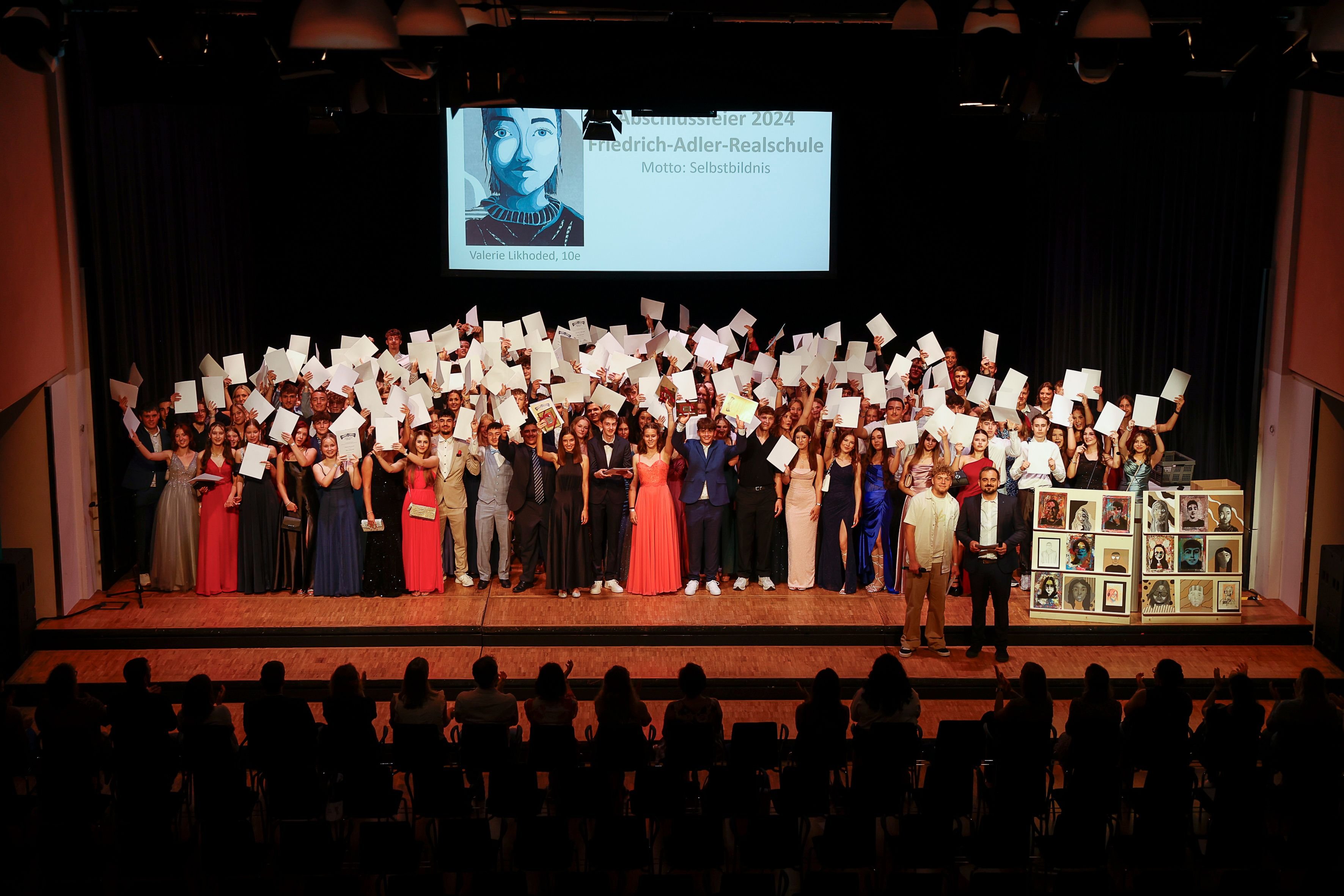 Abschlussprüfung Realschule Sachsen Anhalt 2017 Lösungen Würdevolle Abschlussfeier an der Friedrich-Adler-Realschule