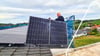 Eine PV Anlage lohnt sich und der Strom kann selbst an der Strombörse vermarktet werden.
