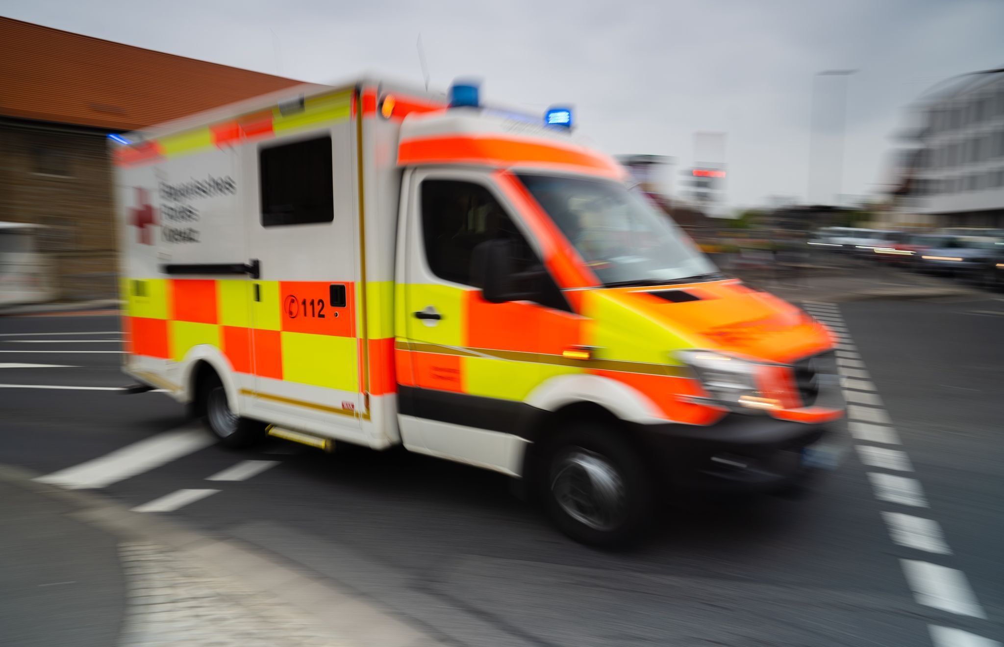 Kollision mit Auto Motorradfahrer stirbt in Klinik