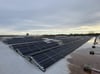Viele verwechseln Photvoltaik mit Solaranlagen. Beide nutzen zwar die Sonnenenergie, doch durch Photovoltaik wird Strom gewonnen, durch Solaranlagen warmes Wasser.