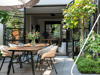 Gartenmöbeltrends 2025: Stilvoll, nachhaltig und komfortabel