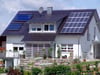 Für Neuanlagen bringt das Solarspitzengesetz neue Regeln für die Einspeisung von Solarstrom. Dies soll das Stromnetz entlasten.