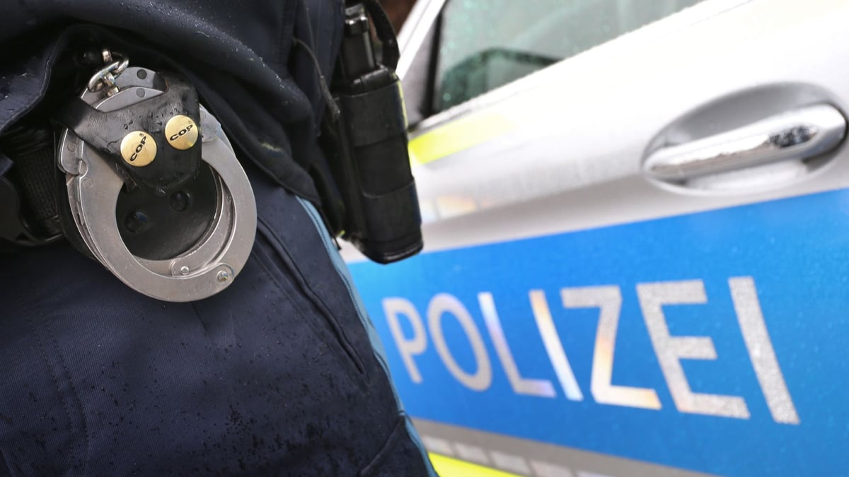 Nackte Polizistin aus Ostdeutschland: „Man ist über sich hinausgewachsen