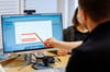 Arztbriefe und Laborbefunde: Künftig sollen Ärztinnen und Ärzte sie in die elektronische Patientenakte einstellen.