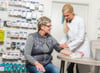 Alle, denen ein blutdrucksenkendes Medikament verschrieben wurde, haben alle zwölf Monate Anspruch auf eine kostenlose Blutdruckmessung in der Apotheke.