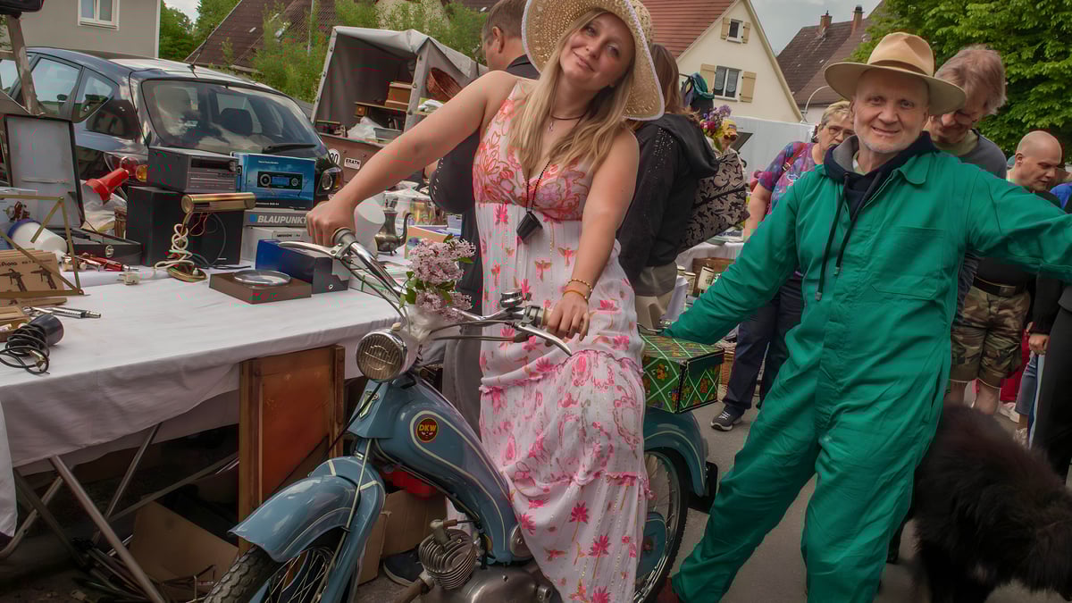 630 Stände locken zahlreiche Besucher auf riesigen Flohmarkt
