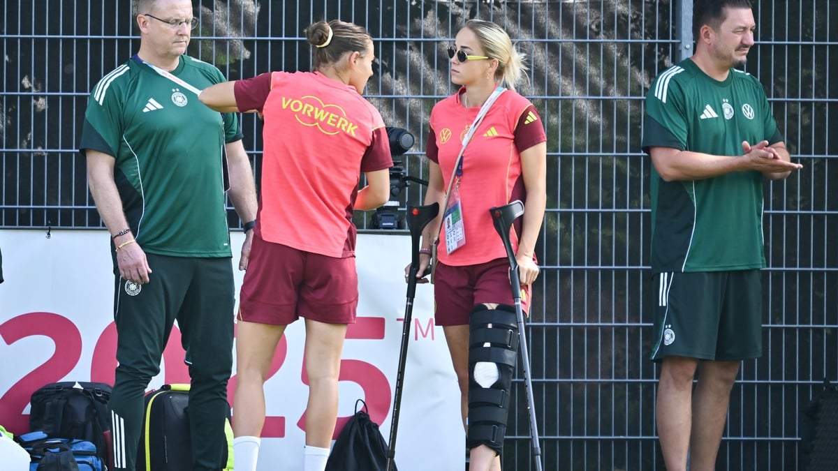 Mit Krücken und Eisbeutel: So leidet Giulia Gwinn