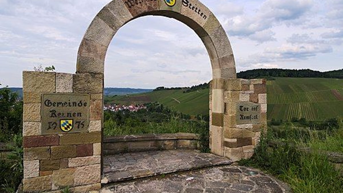 Due to speeding motorcycles: Spectacular viewpoint is closed.