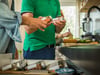 3 Tipps vom Profi: So rettet man zu scharf geratenes Essen