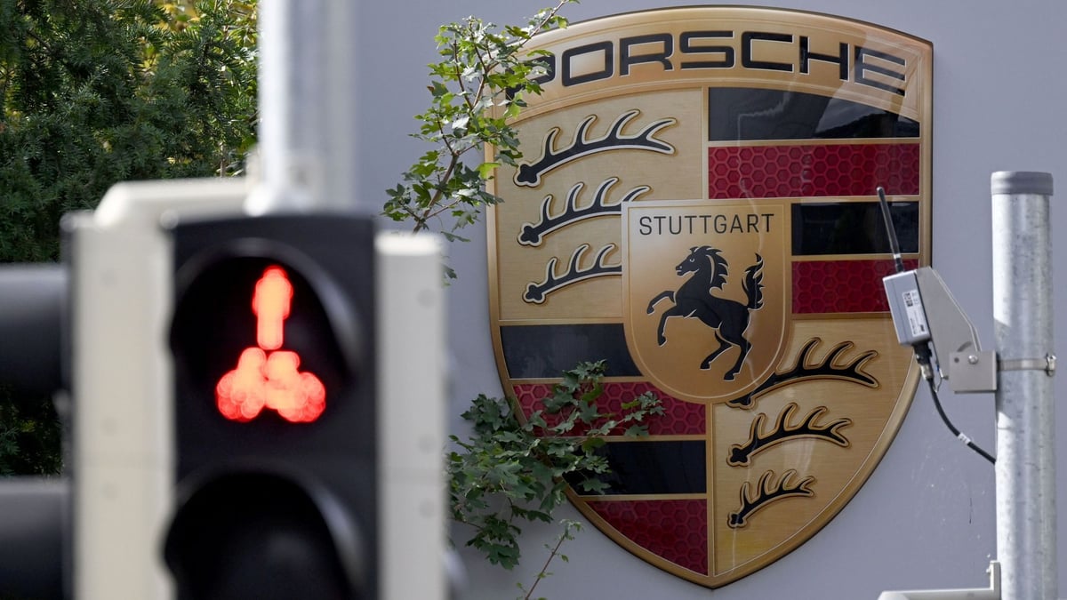 Well-known sports car brand under pressure: