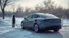 Kälte, Schnee und Frost: So laden Sie Ihr E-Auto im Winter richtig und schonen den Akku.