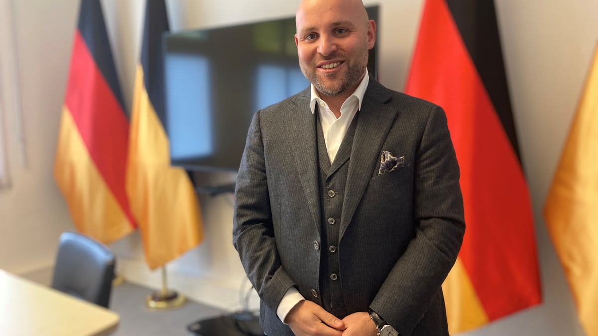 AfD-Spitzenkandidat Frohnmaier: „Für uns gibt es keine deutschen ...