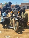 Die Ausbildung zum Motorradmechaniker bei der Uganda Familienhilfe dauert ein Jahr.